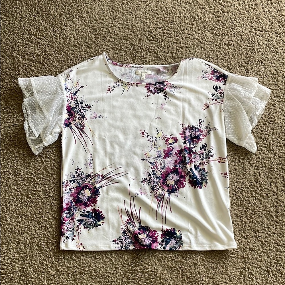 Maurices White and Cream Flutter Sleeve Blouse